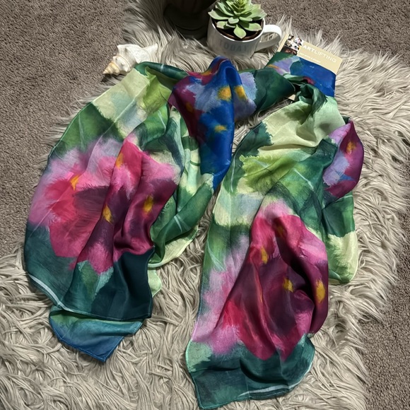 Gorgeous NWT Scarf-Demdaco”ArtLifting”Water Color Vibes Print-Blues/Purple/Green - Picture 2 of 13